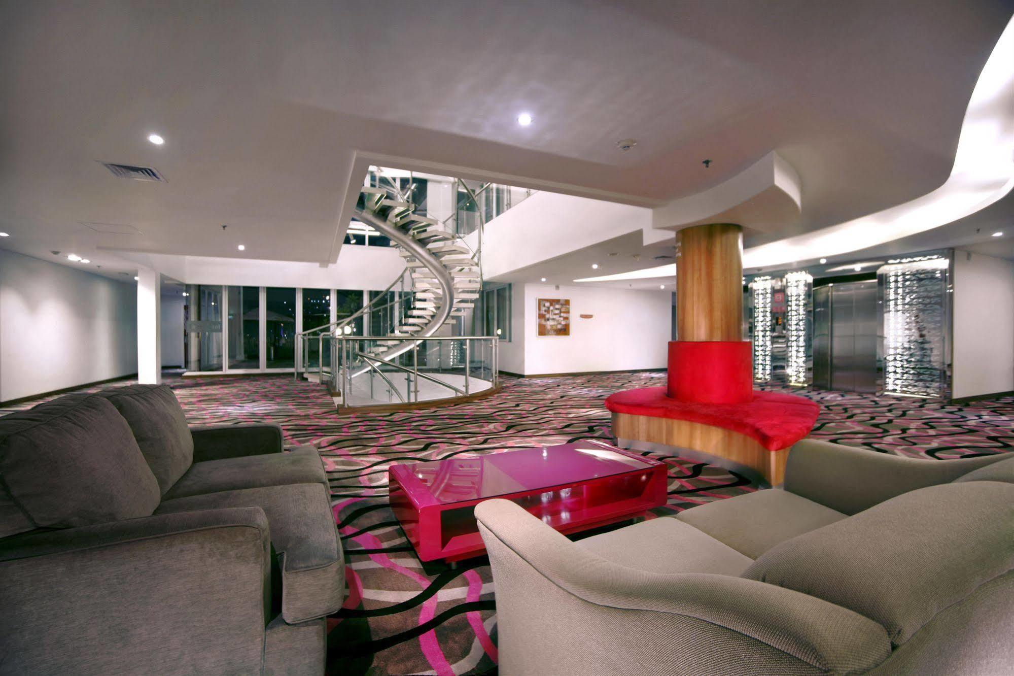 Favehotel Ltc Glodok Jakarta Exteriör bild